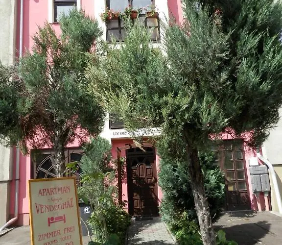 Gasthof Apartman Napsugar Vendeghaz Erlau